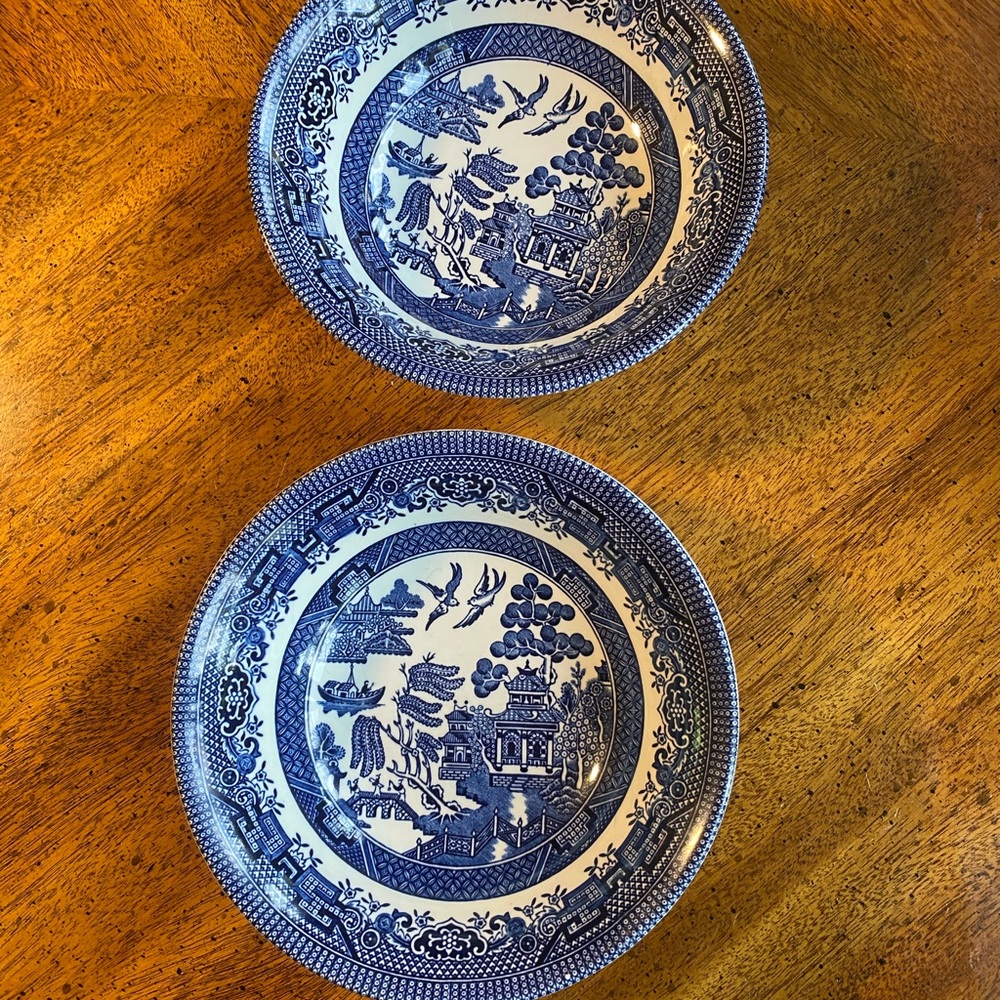 2 Churchill Blue Willow 6” Coupe Bowls England